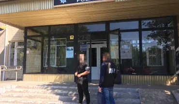 Вибивання зізнань в умисному вбивстві — двоє поліцейських опинилися на лаві підсудних (ВІДЕО)